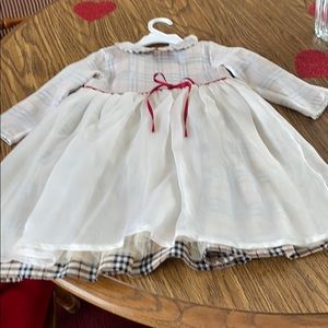 Burberry dress 24 months.